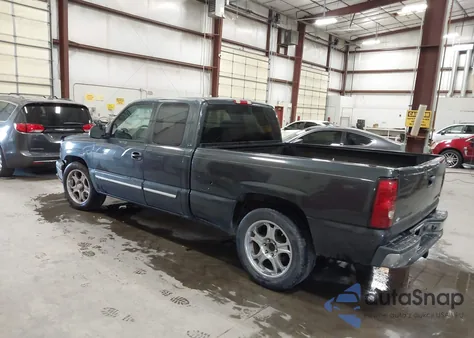 2004 Chevrolet Silverado 1500 Ls z USA, uszkodzony, nr VIN 2GCEC19V741218917